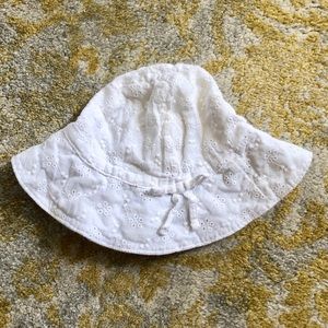 White linen baby girl sun hat